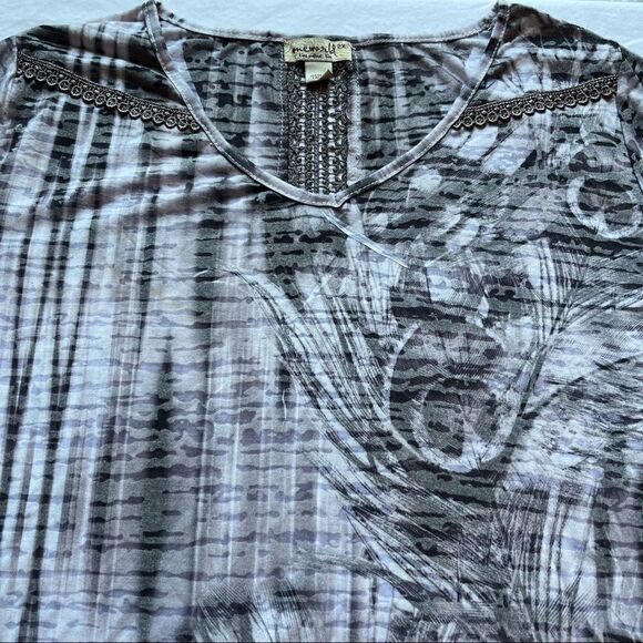 One World V neck 1/2 sleeve blouse 2X Blue/Grey Embroidered longer in back - Picture 6 of 11